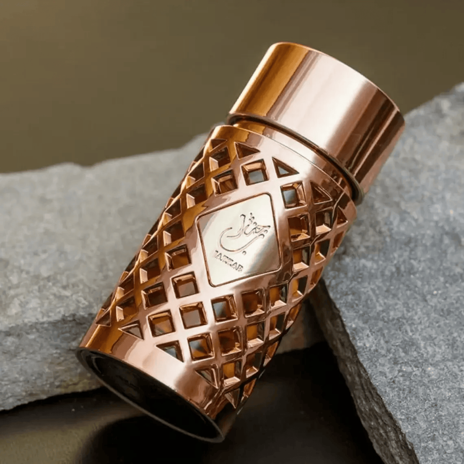 Discover Ard Al Zaafaran Jazzab Gold. A stunning women's fragrance blending fresh citrus, elegant roses, and deep oud. Sophisticated, woody, and long-lasting.